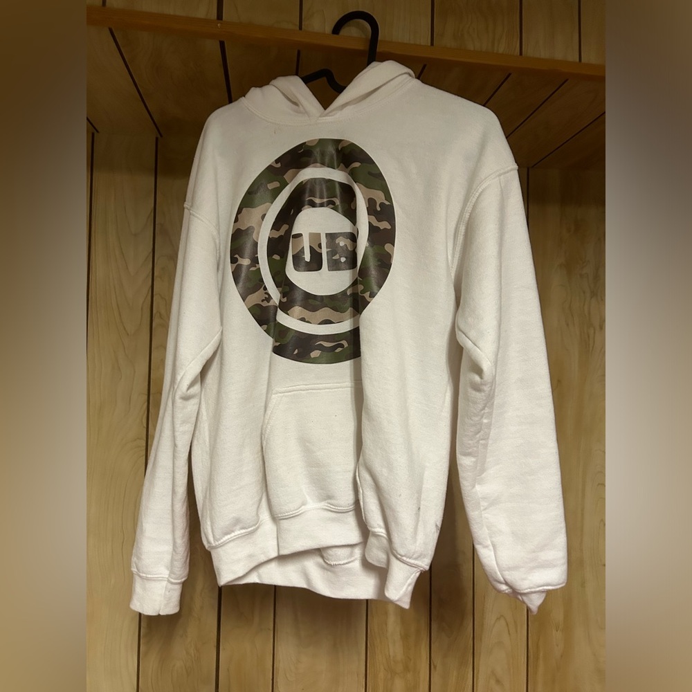 Cubs youth XL hoodie